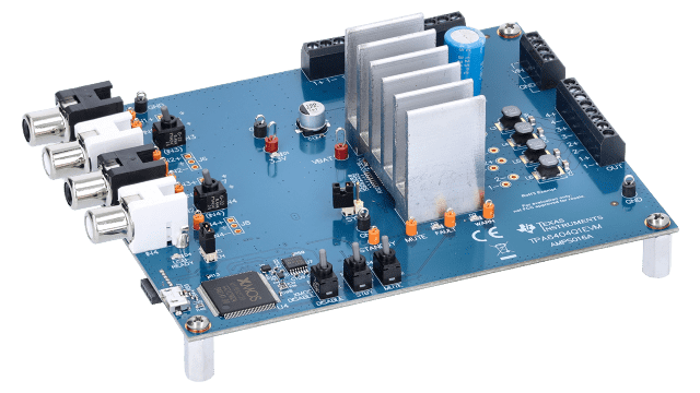 TPA6404Q1EVM TPA6404-Q1 50 W, 2-MHz-Analog-Eingang, 4-Kanal-Audioverstärker der Klasse D für die Automobilindustrie – Evaluierungsmodul angled board image