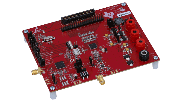 ADS5562EVM Módulo de evaluación del convertidor analógico a digital ADS5562 de 16 bits y 80 MSPS angled board image