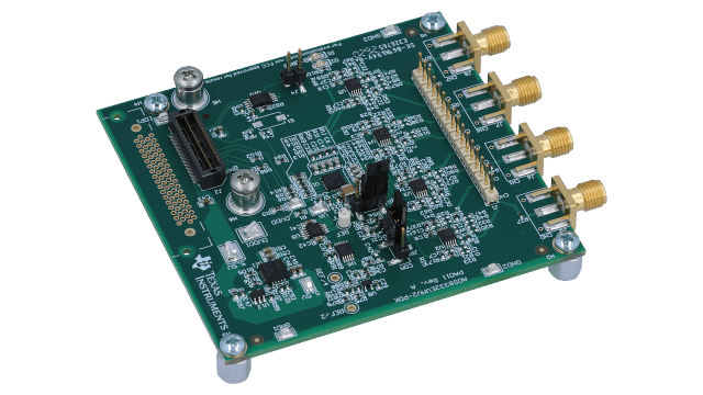 ADS8332EVMV2-PDK ADS8332 16 ビット、500kSPS、低消費電力シリアル ADC 評価モジュール・パフォーマンス・デモ・キット（PDK） angled board image