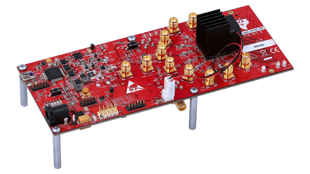 AFE7769-3P5EVM 具有 3.5-GHz 支援的 AFE7769 四通道射頻收發器評估模組 angled board image