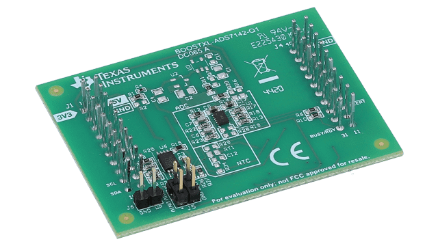 BOOSTXL-ADS7142-Q1 ADS7142-Q1 12 ビット、140kSPS、2 チャネル、ナノパワー SAR BoosterPack™ プラグイン・モジュール angled board image