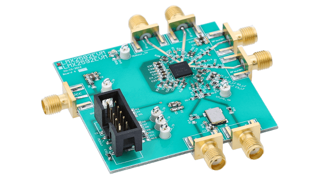 LMX2582EVM Sintetizador de RF LMX2582EVM de banda ancha y alto rendimiento PLLatinum con VCO integrado angled board image