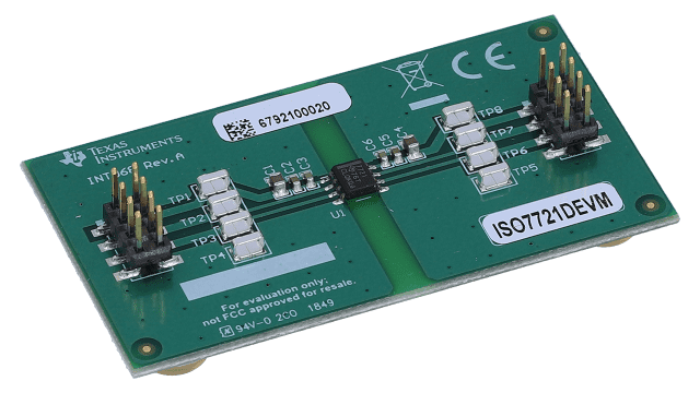 ISO7721DEVM ISO7721 D パッケージ封止の堅牢な高速 EMC デュアルチャネル・デジタル・アイソレータの評価モジュール angled board image