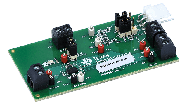 BQ27411EVM-G1A 電池側 Impedance Track&trade; 電量 (氣量) 計評估模組 angled board image