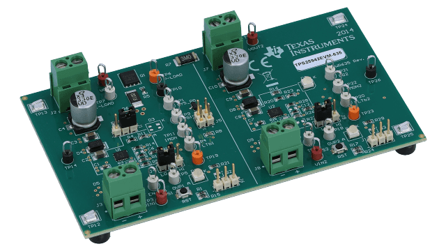 TPS25942EVM-635 Power Mux 用の真のリバース・ブロッキング機能付き TPS25942EVM-635 eFuse 評価モジュール angled board image