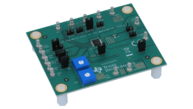 TPS2H160EVM TPS2H160-Q1 デュアルチャネル・スマート・ハイサイド・スイッチの評価モジュール angled board image