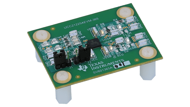 UCC21225AEVM-365 UCC21225A 4A、6A、5.7kVRMS 絶縁型デュアル・チャネル・ゲート・ドライバの評価モジュール angled board image