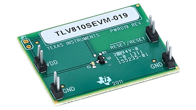 TLV810SEVM-019 TLV810 アクティブハイ、プッシュプル、リセット機能搭載、3 ピン電圧スーパーバイザ（リセット IC）の評価モジュール angled board image