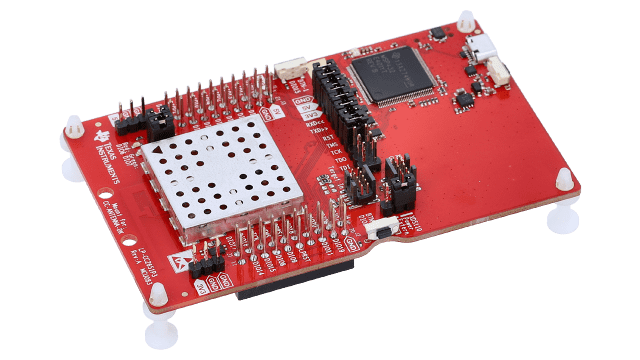 LP-CC2651P3 適用 SimpleLink™ 多標準無線 MCU 的 CC2651P3 LaunchPad™ 開發套件 angled board image