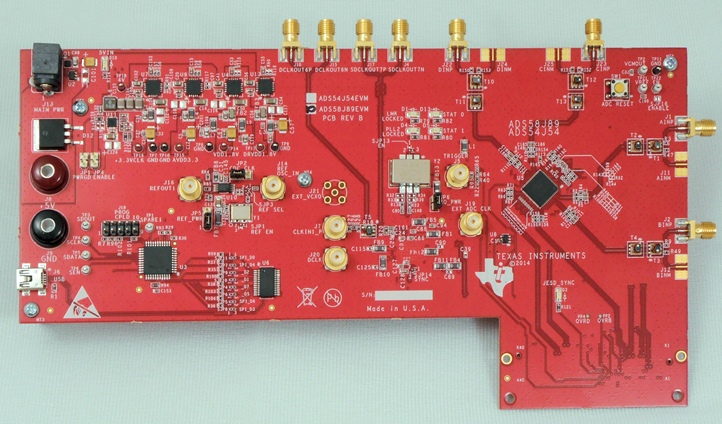 ADS54J54EVM Módulo de evaluación del convertidor analógico a digital ADS54J54 de cuatro canales, 14 bits y 500 MSPS top board image