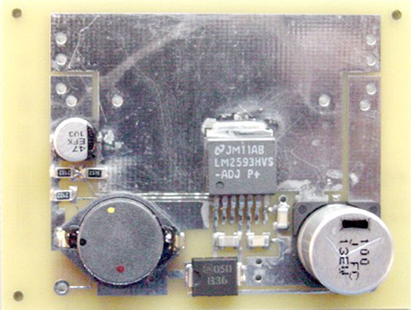 LM2593HVEVAL SIMPLE SWITCHER&reg; Power Converter 150 KHz 2A Step-Down Voltage Regulator Evaluation Module top board image