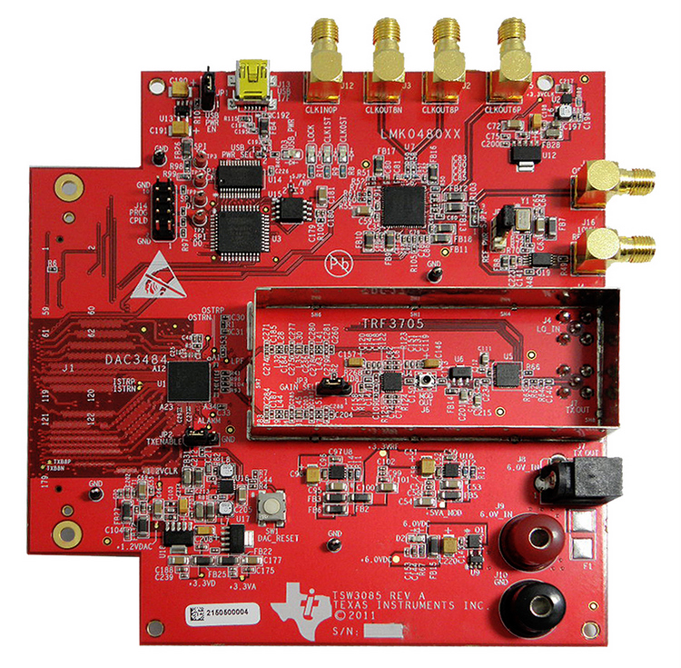 TSW3085EVM Evaluierungsplatine und Referenzdesign für Breitband-Übertragungssignalkette top board image